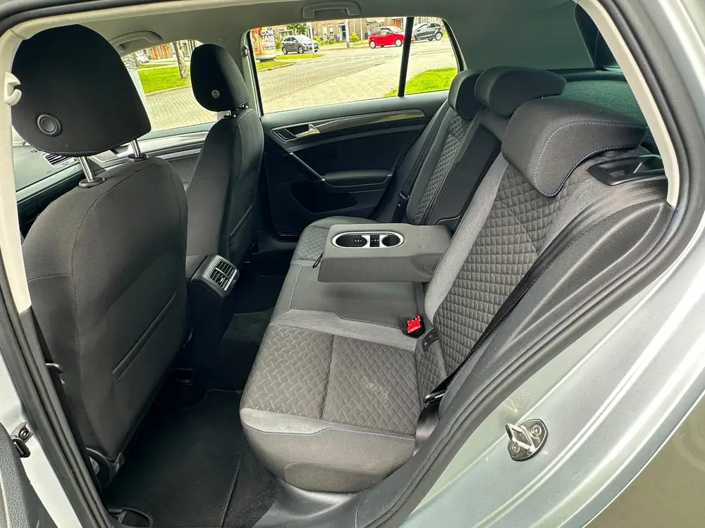 Volkswagen Golf 1.0 TSI Comfortline Business uit 2019, foto 13