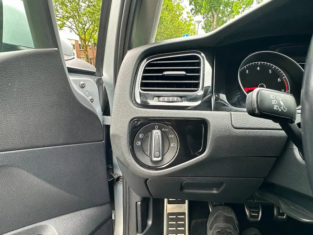 Volkswagen Golf 1.0 TSI Comfortline Business uit 2019, foto 18