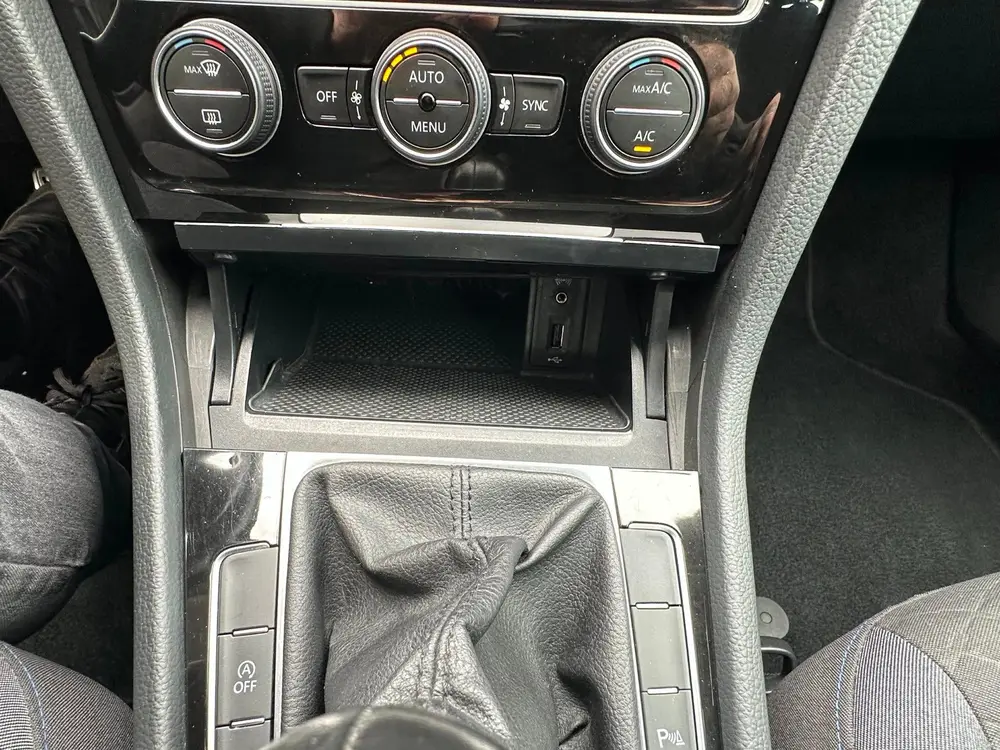Volkswagen Golf 1.0 TSI Comfortline Business uit 2019, foto 19