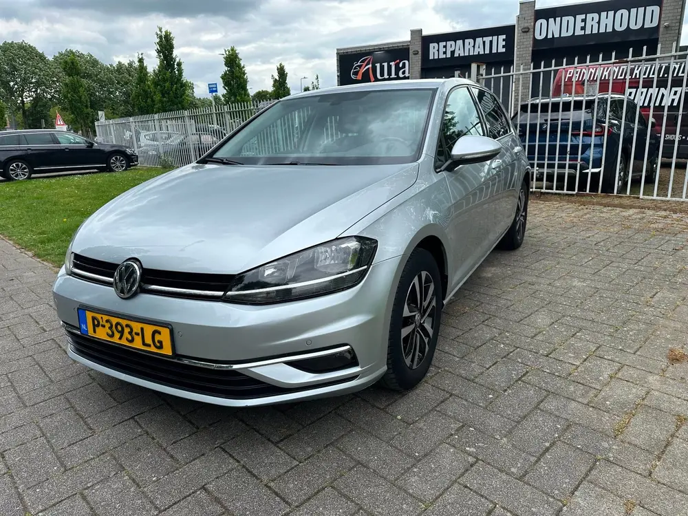 Volkswagen Golf 1.0 TSI Comfortline Business uit 2019, foto 2