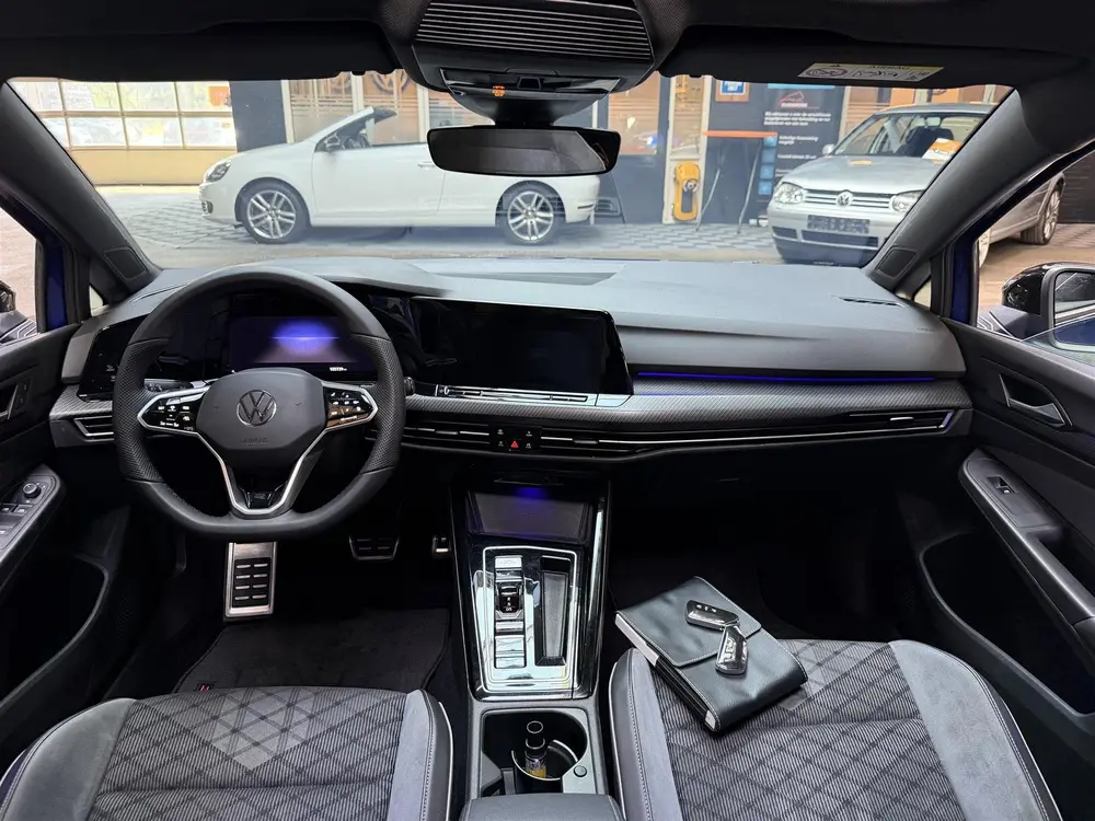 Volkswagen Golf 1.5 eTSI DSG | R-Line | Vol optie | Pano | M uit 2023, foto 17