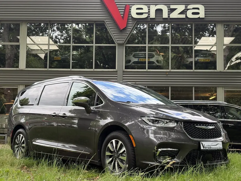 Chrysler Pacifica 3.6 V6 Hybrid PHEV LIMITED (bj 2021) uit 2021