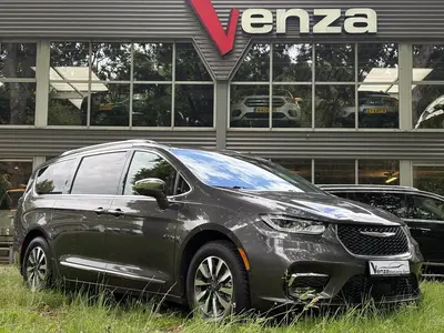 Chrysler Pacifica 3.6 V6 Hybrid PHEV LIMITED (bj 2021) uit 2021