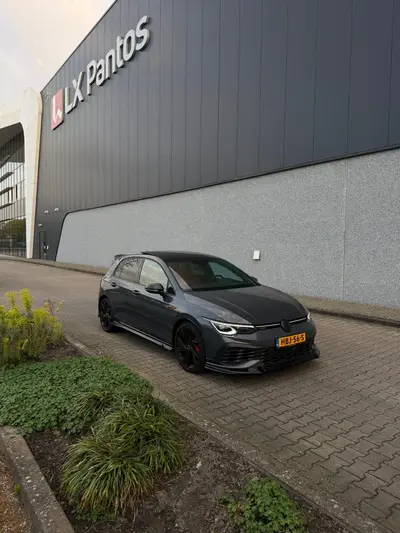 Volkswagen Golf 2.0 TSI OPF 221KW Dsg7 2023 Grijs uit 2023