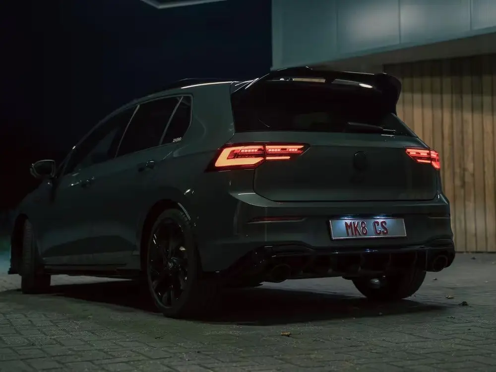 Volkswagen Golf 2.0 TSI OPF 221KW Dsg7 2023 Grijs uit 2023, foto 3
