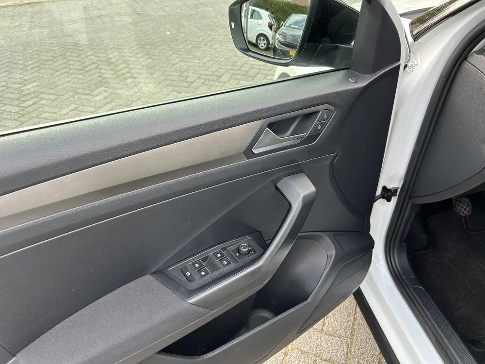 Volkswagen T-Roc 1.0 TSI Style uit 2020, foto 13