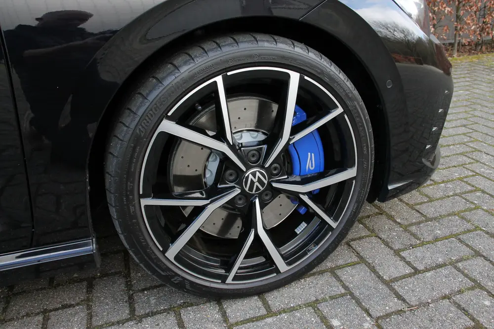 Volkswagen Golf 8 R Performance Pack Akrapovic 2.0 TSI 320pk Harman Kardon Golf 8 R Performance Pack Akrapovic 2.0 TSI 320pk uit 2021, foto 10