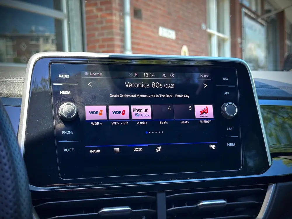 Volkswagen T-roc 1.5 TSI R-Line | PANO | VIRTUAL | KEYLESS | uit 2022, foto 12