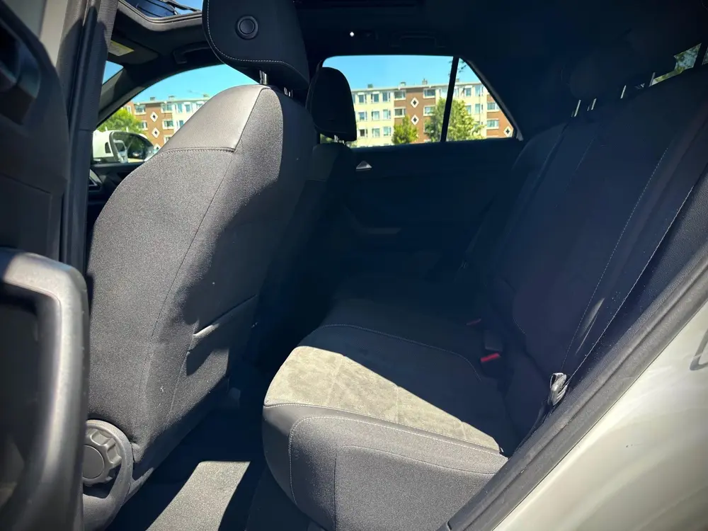 Volkswagen T-roc 1.5 TSI R-Line | PANO | VIRTUAL | KEYLESS | uit 2022, foto 19