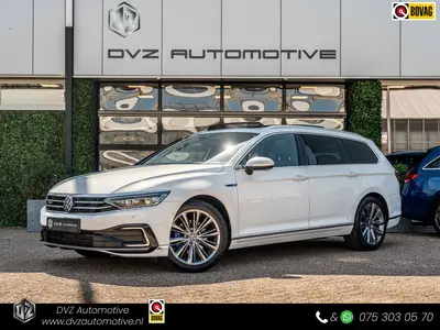 Volkswagen Passat Variant 1.4 TSI GTE | Pano | Leder | Surro uit 2022