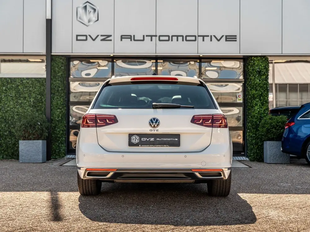 Volkswagen Passat Variant 1.4 TSI GTE | Pano | Leder | Surro uit 2022, foto 10