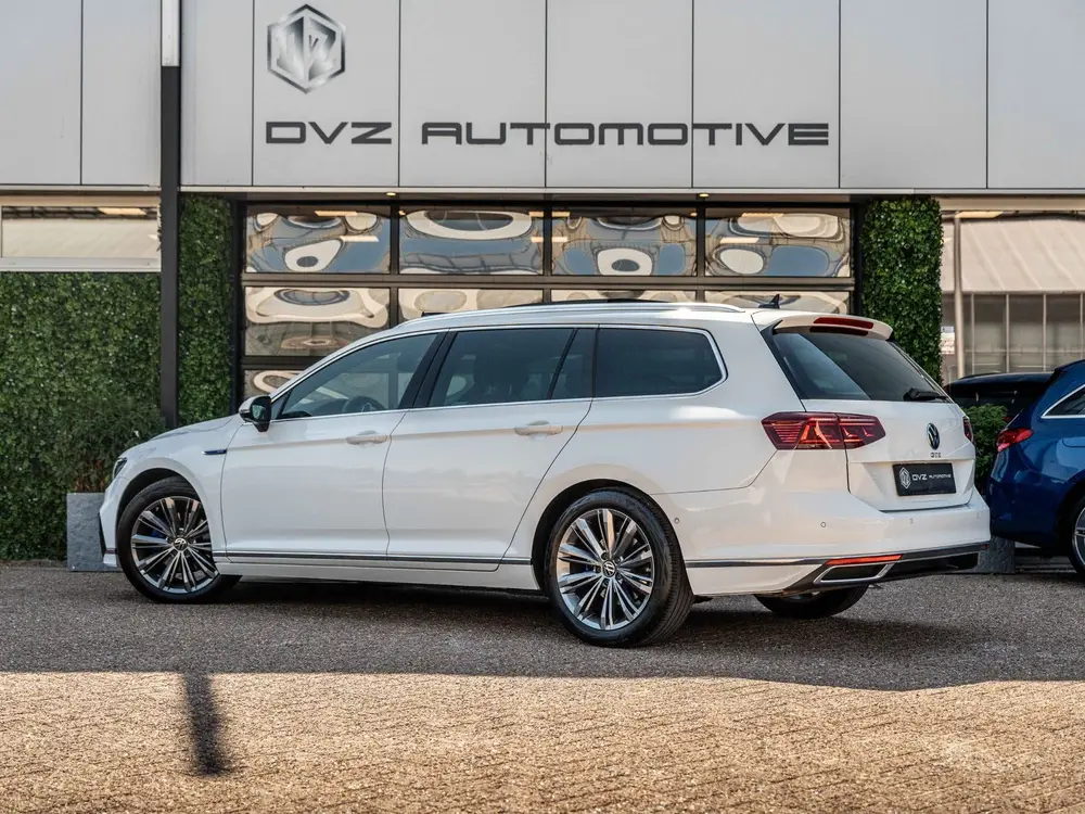 Volkswagen Passat Variant 1.4 TSI GTE | Pano | Leder | Surro uit 2022, foto 9