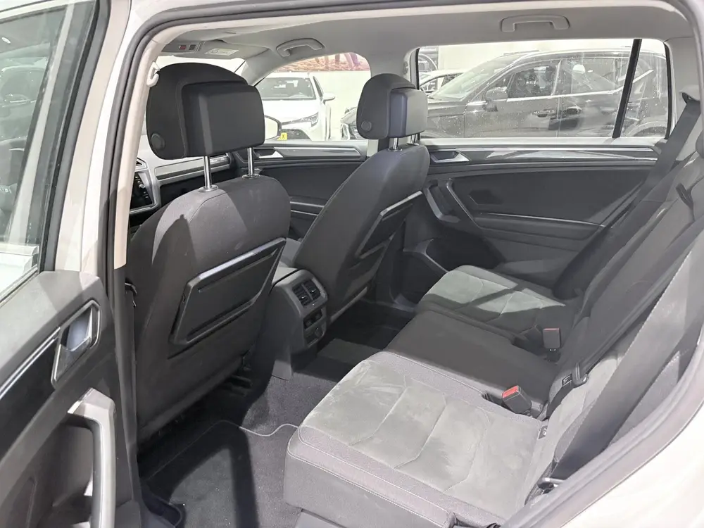 Volkswagen Tiguan Allspace 1.5 TSI R-Line uit 2021, foto 10
