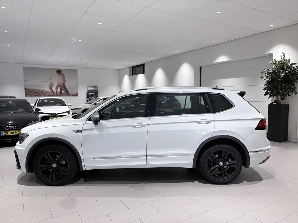 Volkswagen Tiguan Allspace 1.5 TSI R-Line uit 2021, foto 3