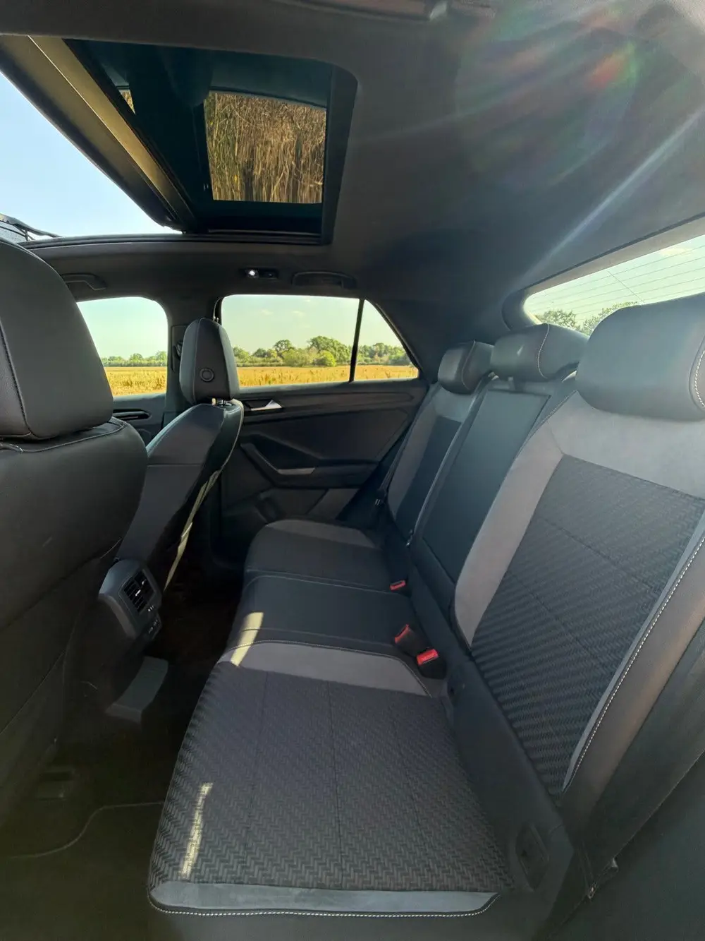 Volkswagen T-Roc 2.0 TSI 300pk 4Motion 7-DSG 2021 Zwart uit 2021, foto 11