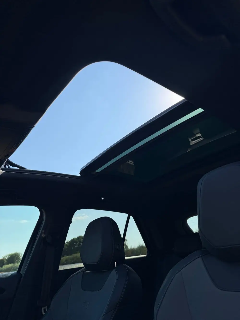 Volkswagen T-Roc 2.0 TSI 300pk 4Motion 7-DSG 2021 Zwart uit 2021, foto 19