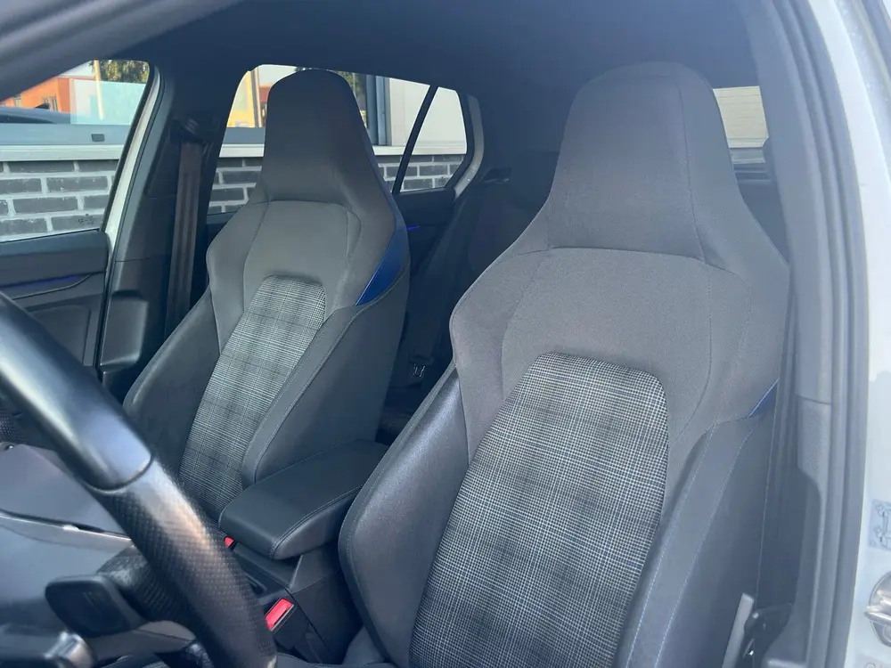 Volkswagen Golf 1.4 TSI eHybrid GTE - IQ. Light - Stoelverw uit 2022, foto 4