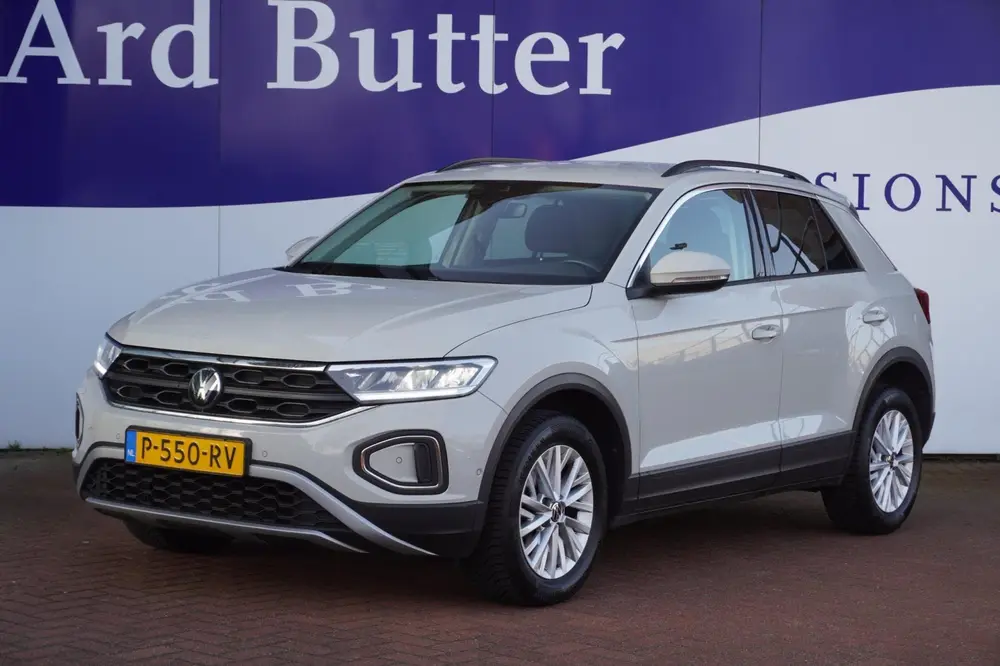Volkswagen T-Roc 1.5 TSI Life 150PK / Orig-NL / Vitrual /Nav uit 2022, foto 2