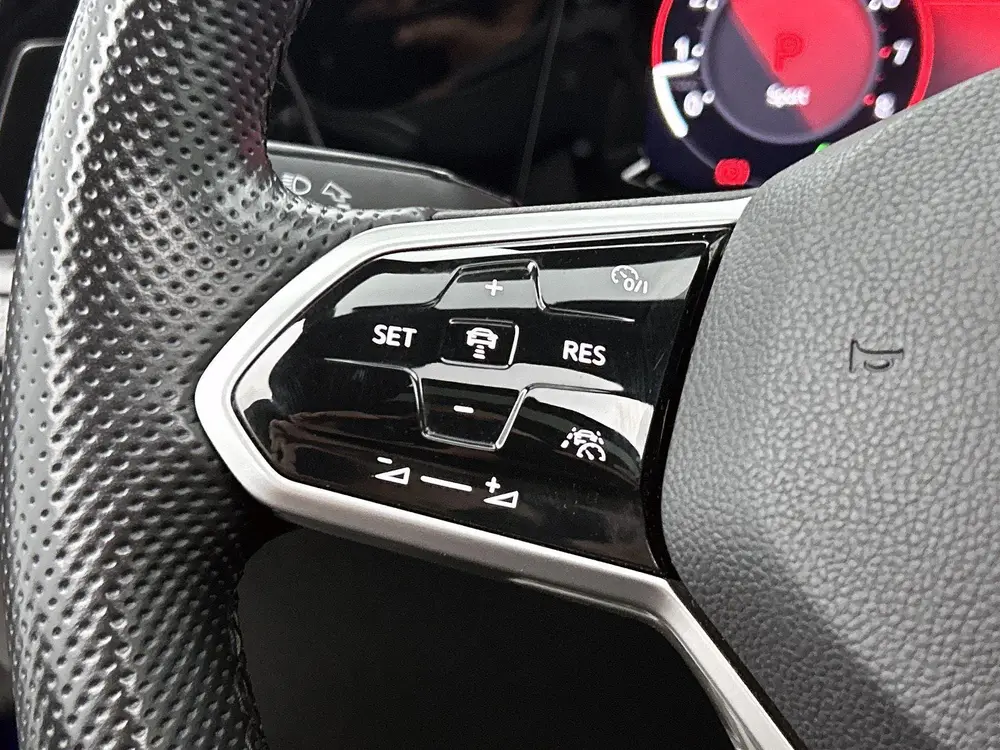 Volkswagen Golf 1.5 eTSI R-Line | PANORAMADAK | ACHTERUITRIJ uit 2021, foto 6