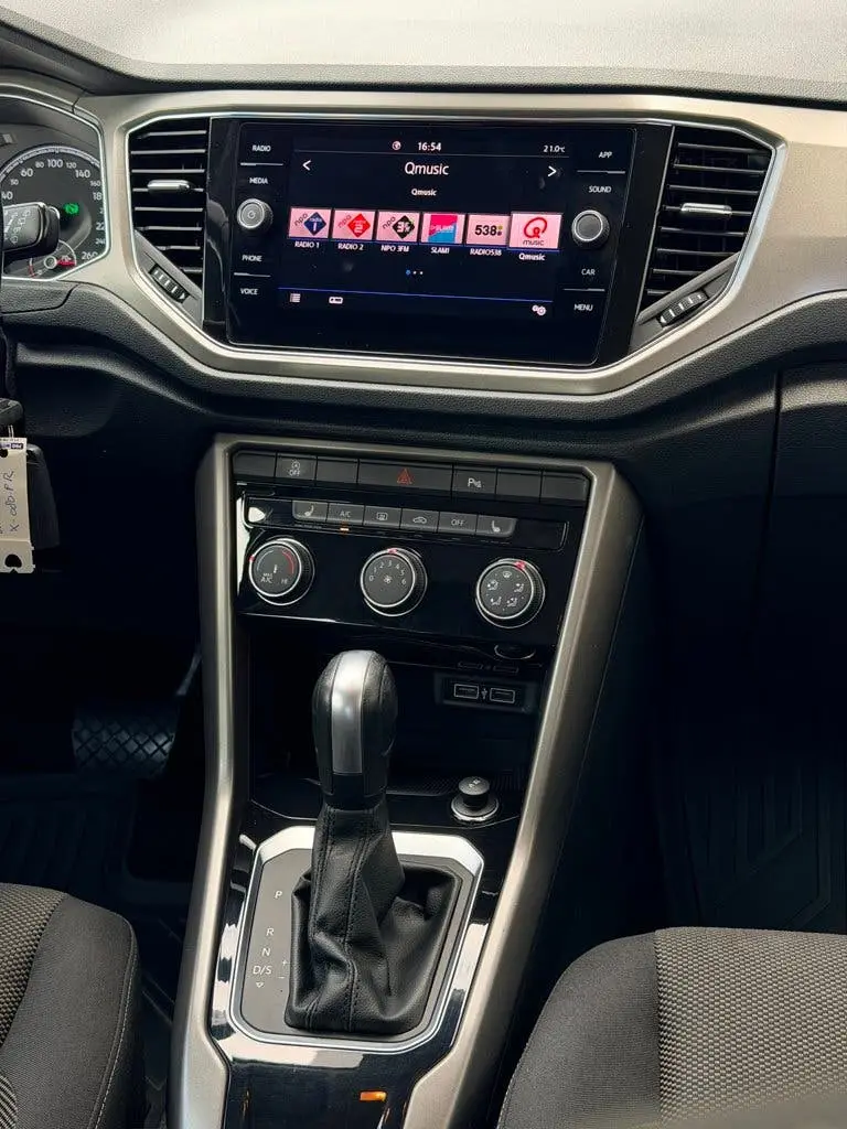 Volkswagen T-Roc 1.5 TSI Sport - Automaat - Trekhaak - CarPl uit 2020, foto 12