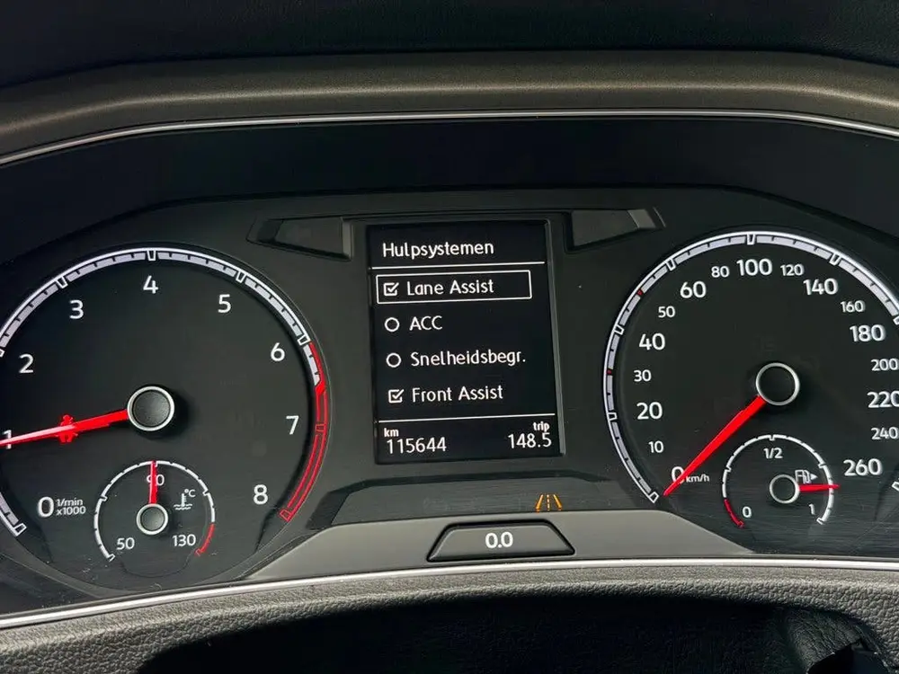 Volkswagen T-Roc 1.5 TSI Sport - Automaat - Trekhaak - CarPl uit 2020, foto 14