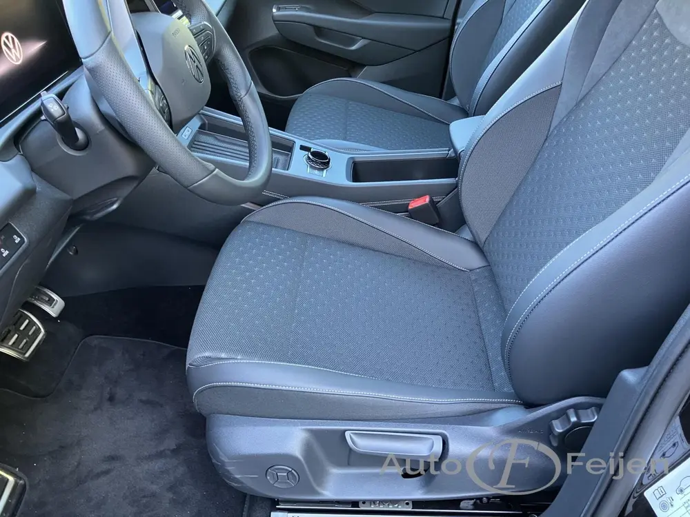 Volkswagen T-Roc 1.5 eTsi DSG R-LINE FIRST EDITION BLACK STY uit 2026, foto 9