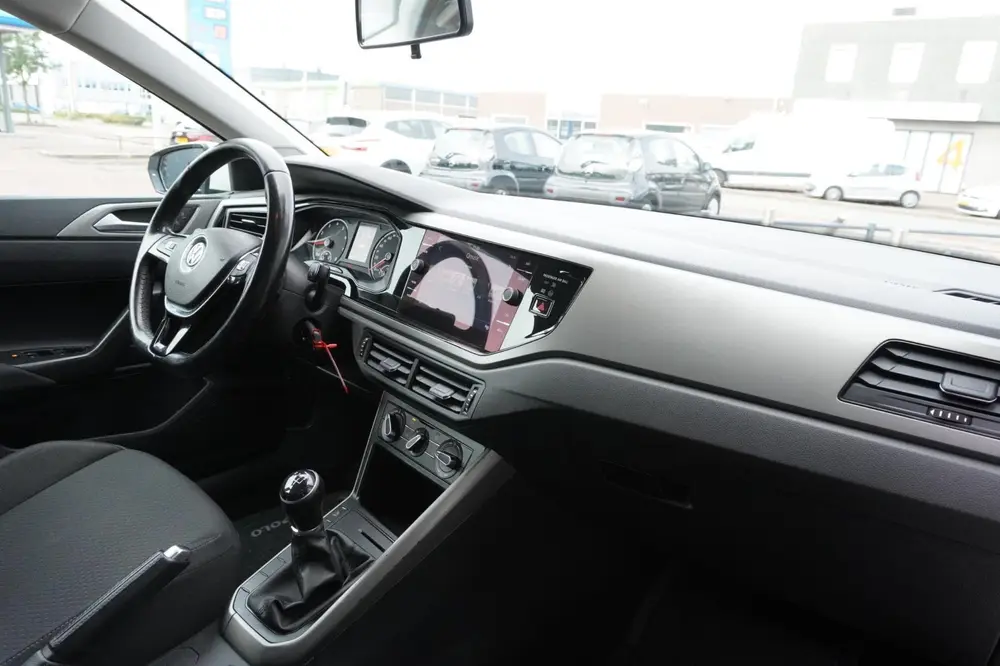 Volkswagen Polo 1.0 TSI Comfortline | 5deurs | Navigatie | E uit 2019, foto 18