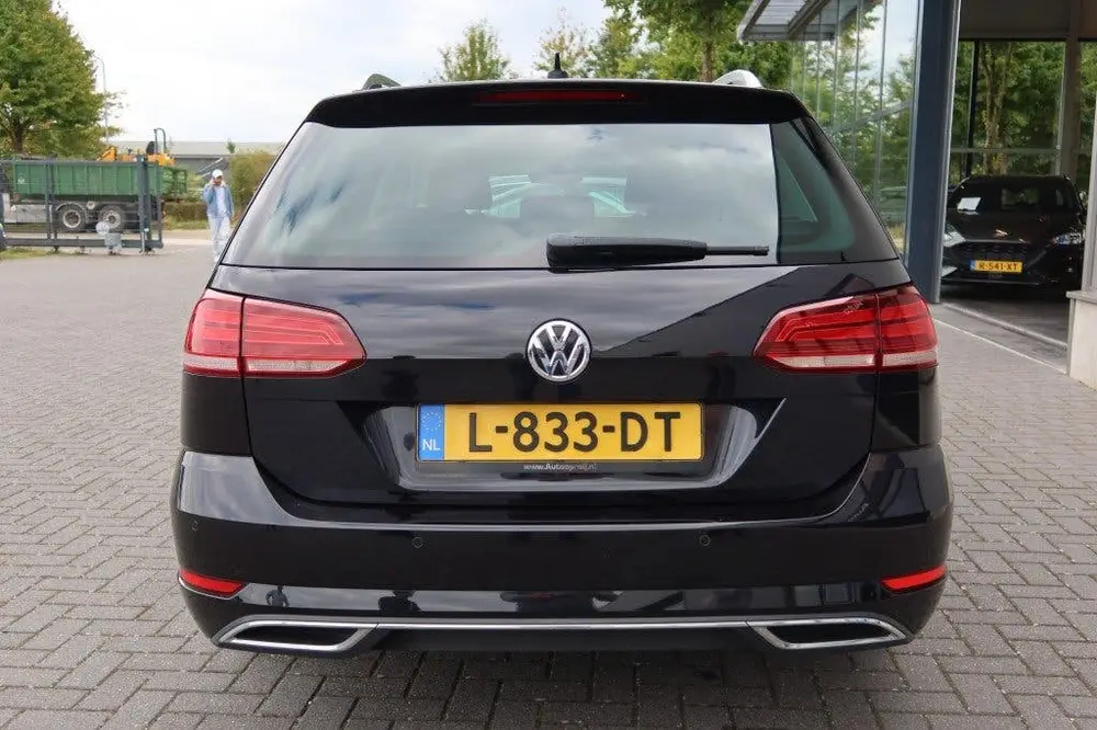 Volkswagen Golf 1.5 TSI AUTOMAAT Highline Business R-Line 15 uit 2020, foto 19