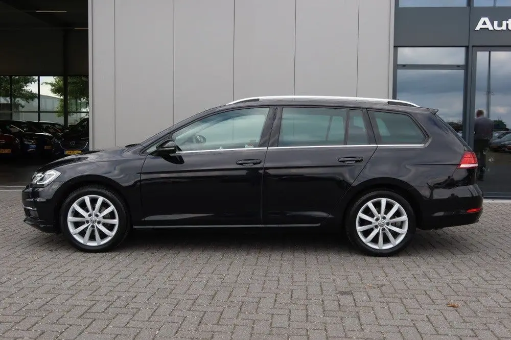 Volkswagen Golf 1.5 TSI AUTOMAAT Highline Business R-Line 15 uit 2020, foto 3