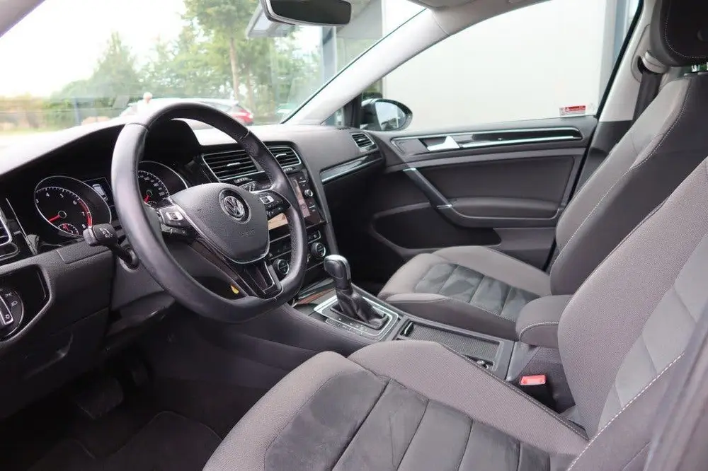 Volkswagen Golf 1.5 TSI AUTOMAAT Highline Business R-Line 15 uit 2020, foto 6