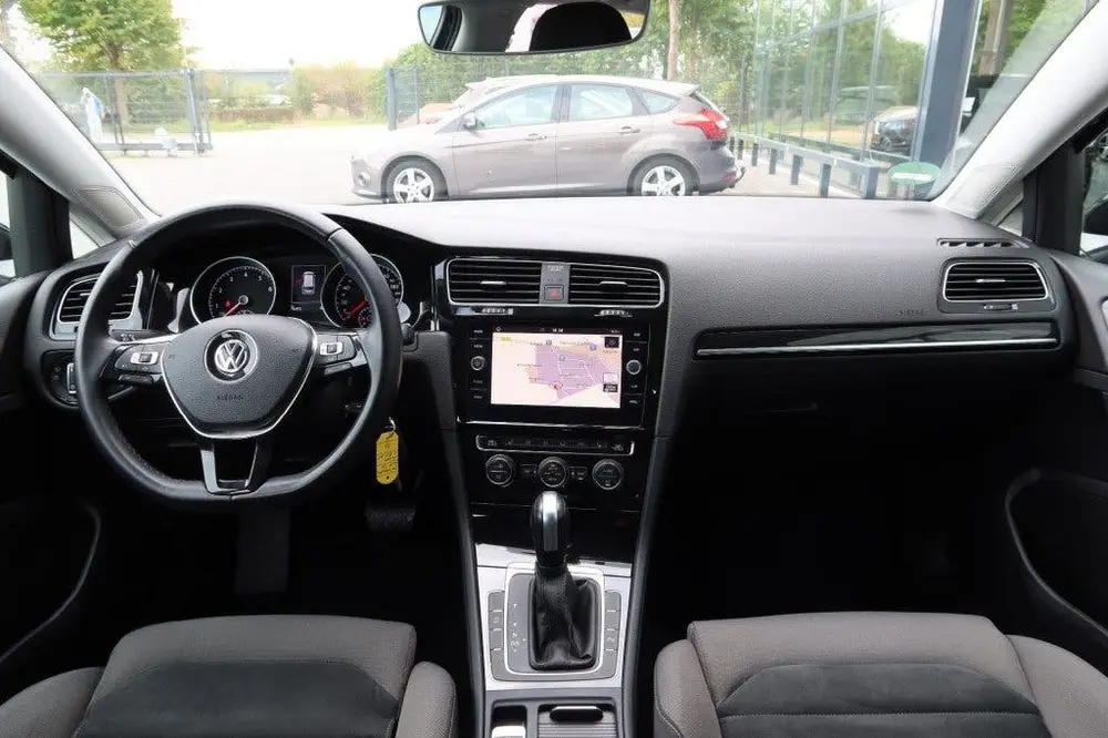 Volkswagen Golf 1.5 TSI AUTOMAAT Highline Business R-Line 15 uit 2020, foto 7