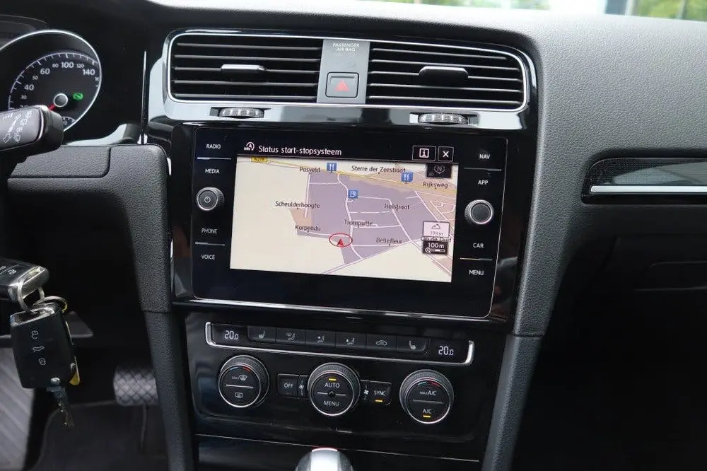 Volkswagen Golf 1.5 TSI AUTOMAAT Highline Business R-Line 15 uit 2020, foto 9