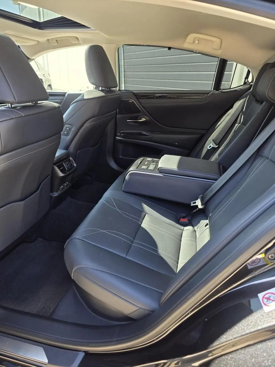 Lexus ES 300h President Line full options uit 2019, foto 15
