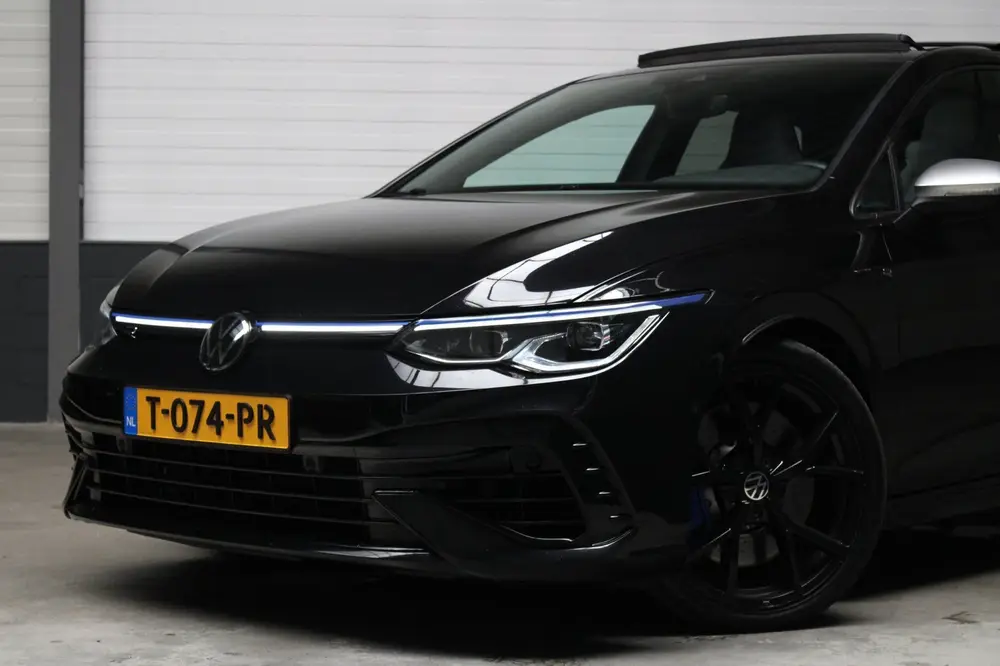 Volkswagen Golf 2.0 TSI R 4Motion Pano IQ Light Camera uit 2022, foto 2