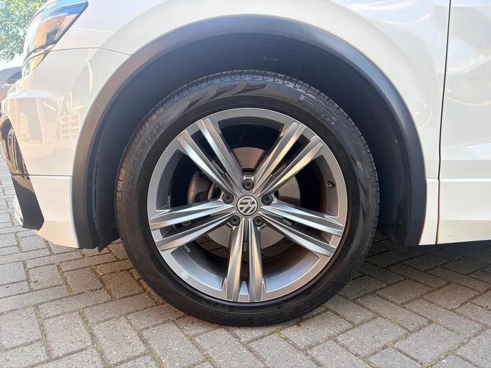 Volkswagen Tiguan 1.5 TSI ACT Highline Business R-Line | LED uit 2019, foto 4