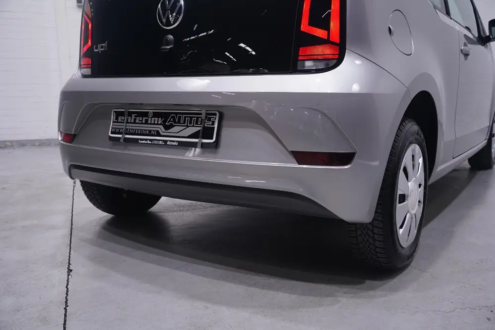 Volkswagen Up! 1.0 Stoelverwarming Bluetooth DAB Radio all-s uit 2021, foto 12