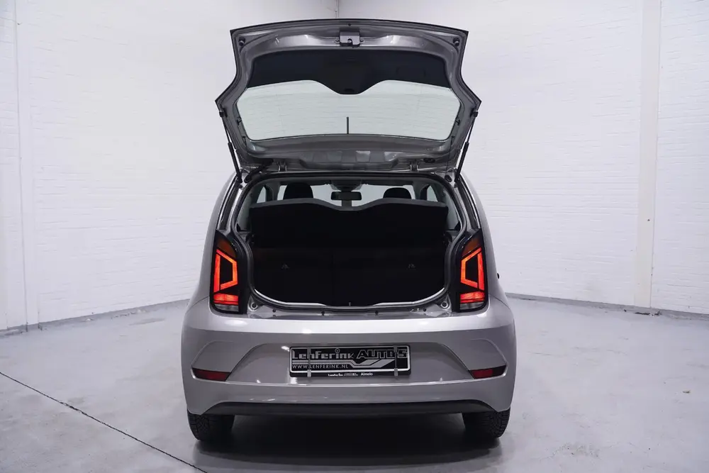 Volkswagen Up! 1.0 Stoelverwarming Bluetooth DAB Radio all-s uit 2021, foto 13
