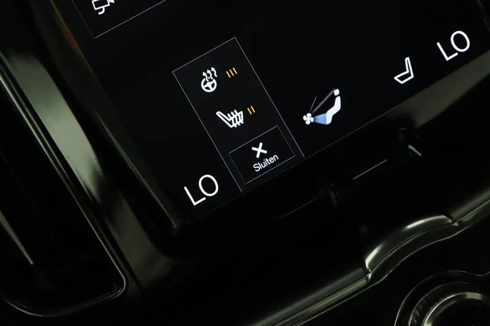Volvo XC60 2.0 B5 / PANO / ACC / CAMERA / KEYLESS / STUUR+ST uit 2021, foto 13