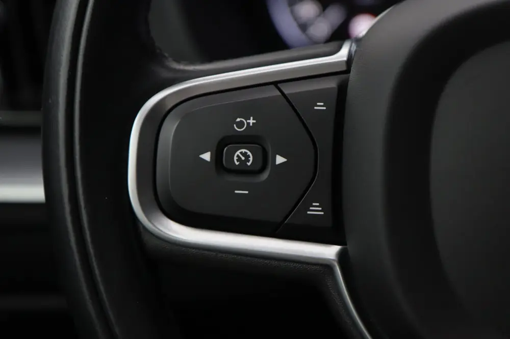 Volvo XC60 2.0 B5 / PANO / ACC / CAMERA / KEYLESS / STUUR+ST uit 2021, foto 14