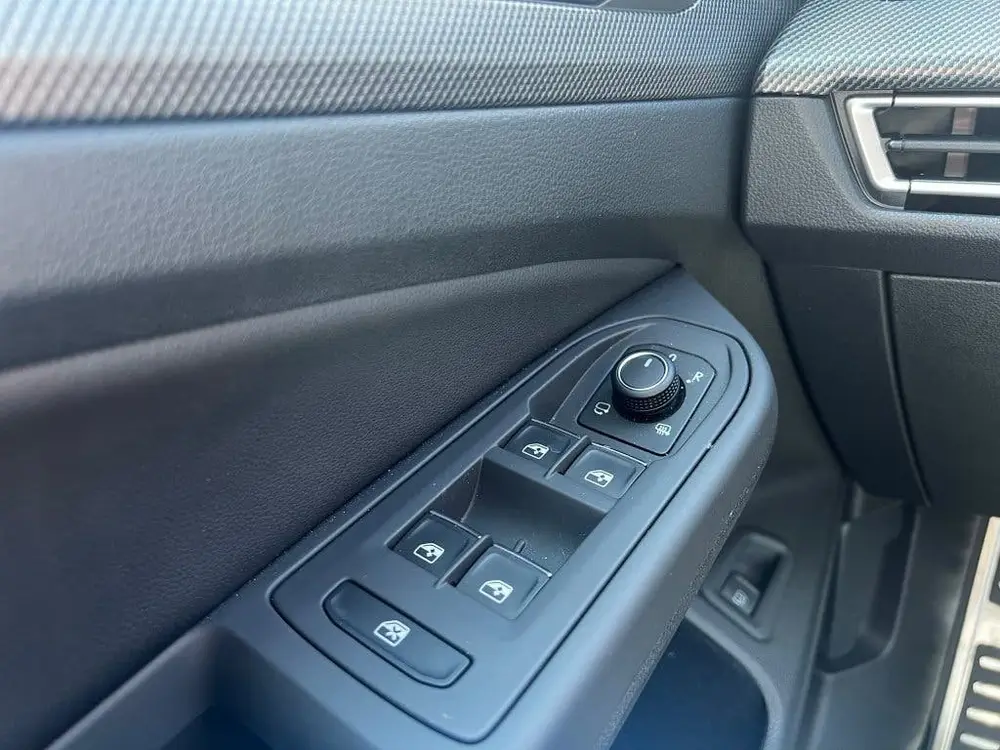 Volkswagen Golf 1.5 eHybrid 272pk GTE Black Style | Leer | P uit 2025, foto 19