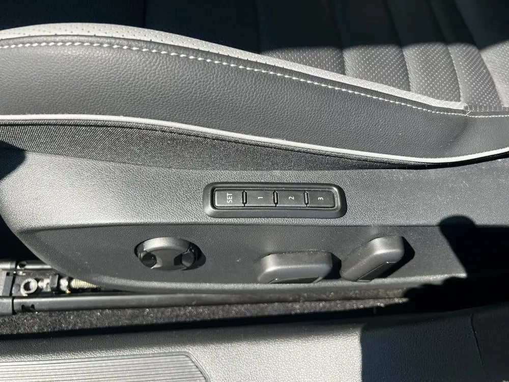 Volkswagen Golf 1.5 eHybrid 272pk GTE Black Style | Leer | P uit 2025, foto 8