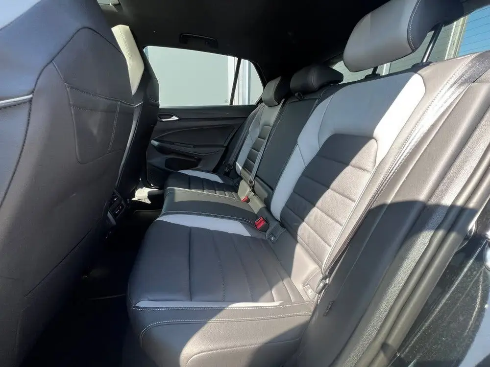 Volkswagen Golf 1.5 eHybrid 272pk GTE Black Style | Leer | P uit 2025, foto 9