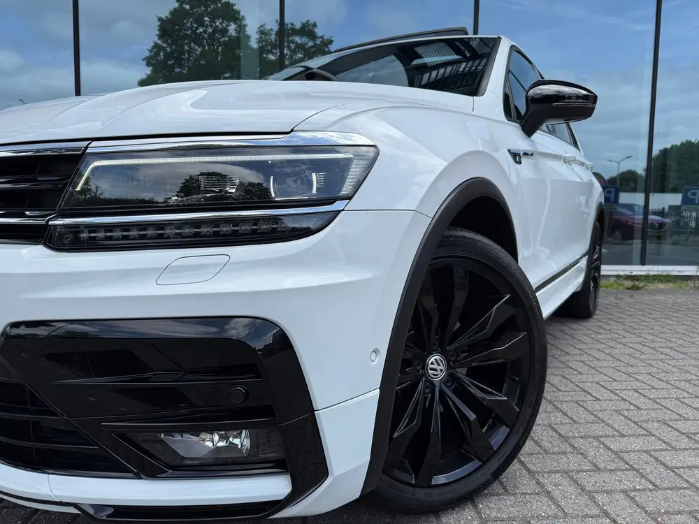 Volkswagen Tiguan 1.5 TSI ACT Highline Business R - Pano/Sch uit 2020, foto 3