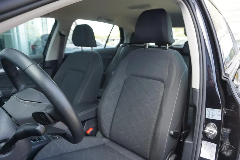 Volkswagen Golf 1.0 eTSI 110pk DSG Life | Apple Carplay & An uit 2023, foto 4