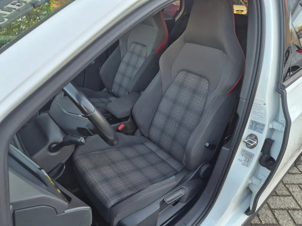 Volkswagen Golf 2.0 TSI GTI 245 pk DSG uit 2021, foto 9