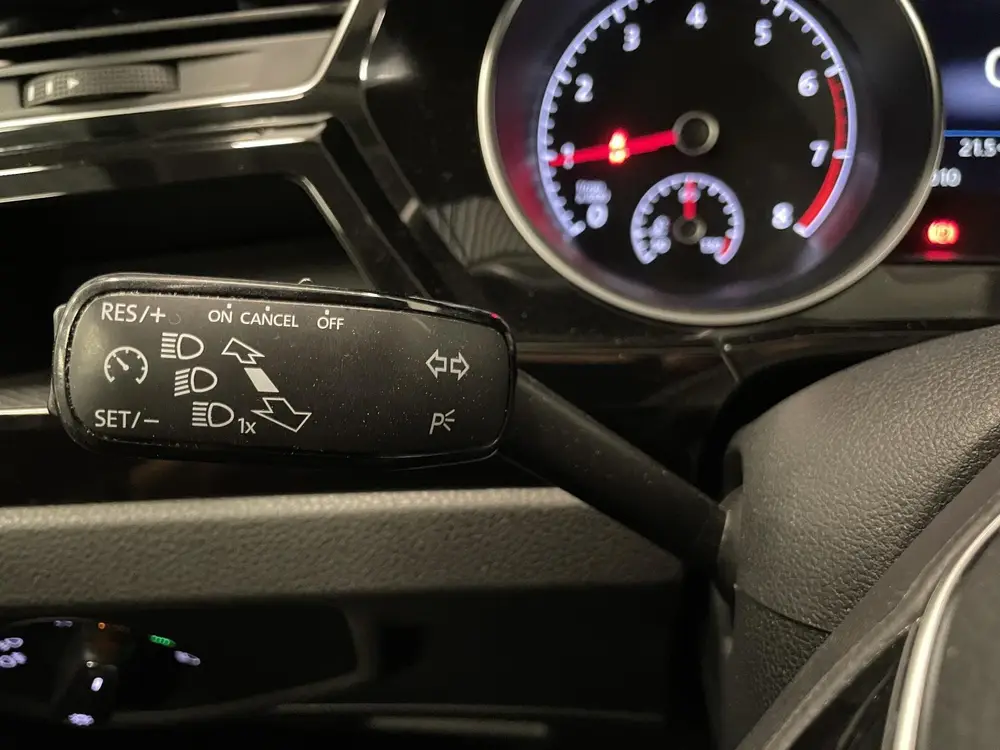Volkswagen Touran 1.5 TSI DSG Highline Navigatie Parkeersens uit 2020, foto 18