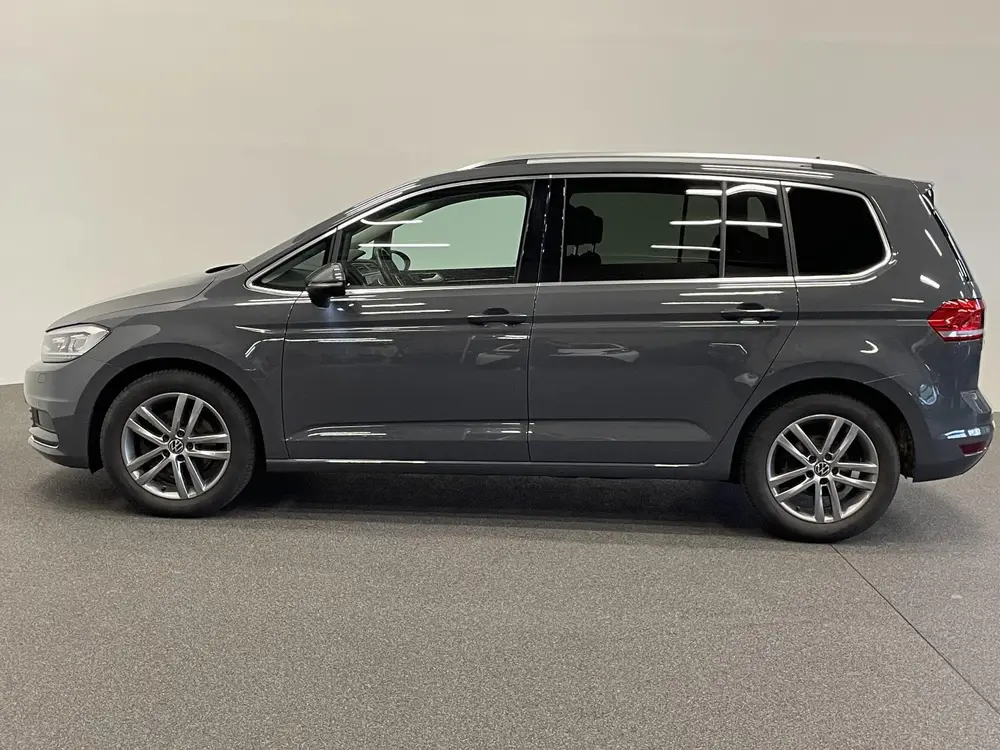 Volkswagen Touran 1.5 TSI DSG Highline Navigatie Parkeersens uit 2020, foto 9