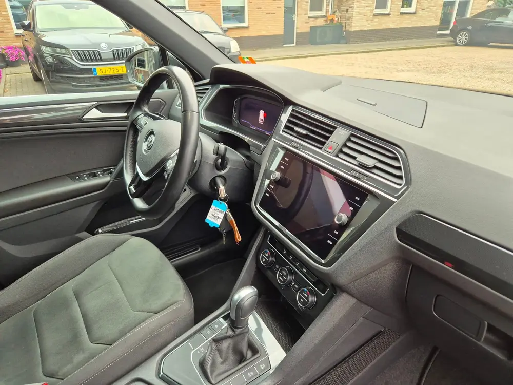 Volkswagen Tiguan 1.5 TSI ACT Highline Business R uit 2020, foto 16