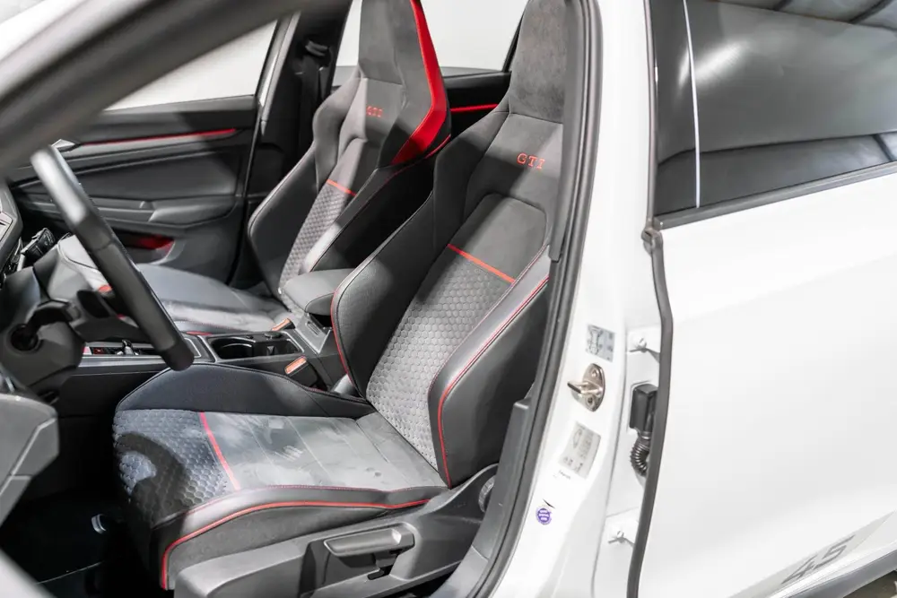 Volkswagen Golf 2.0 TSI GTI 45 JAHRE EDITION AKRAPOVIC DSG P uit 2022, foto 14