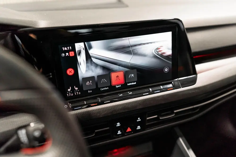 Volkswagen Golf 2.0 TSI GTI 45 JAHRE EDITION AKRAPOVIC DSG P uit 2022, foto 19